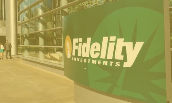 „Fidelity Investments vs. Robinhood“