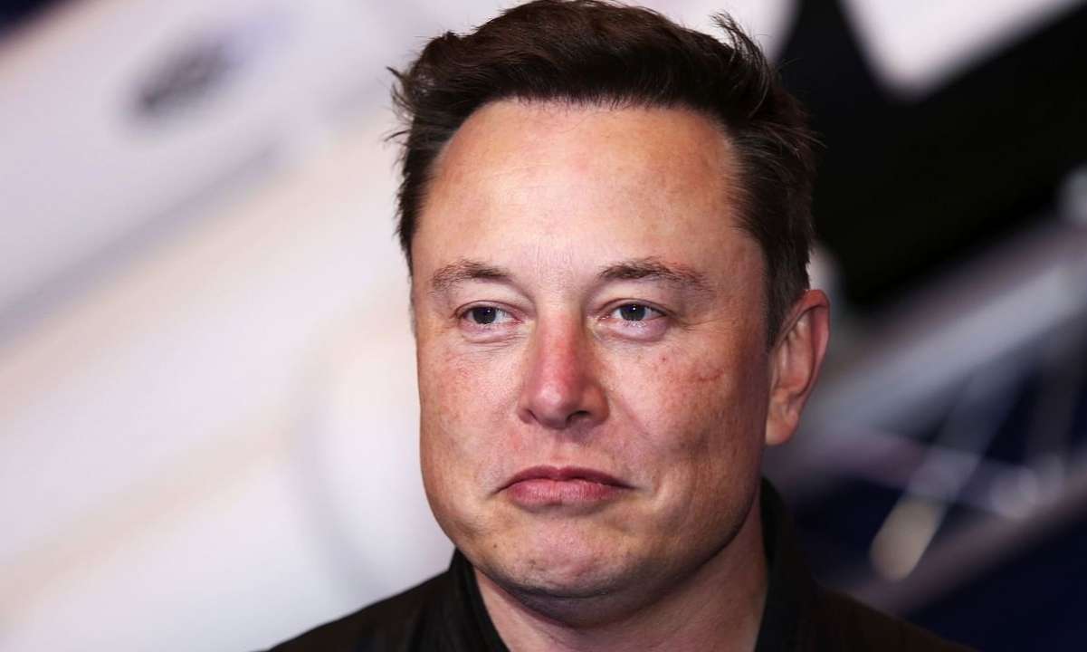 Elon Musk Fires Top Twitter Execs, Assumes Ownership
