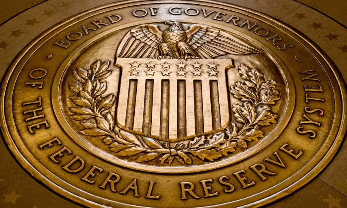 Fed Rate Cuts Hold the Key to Decoding Bitcoin’s Cyclical Behavior, Analyst Suggests