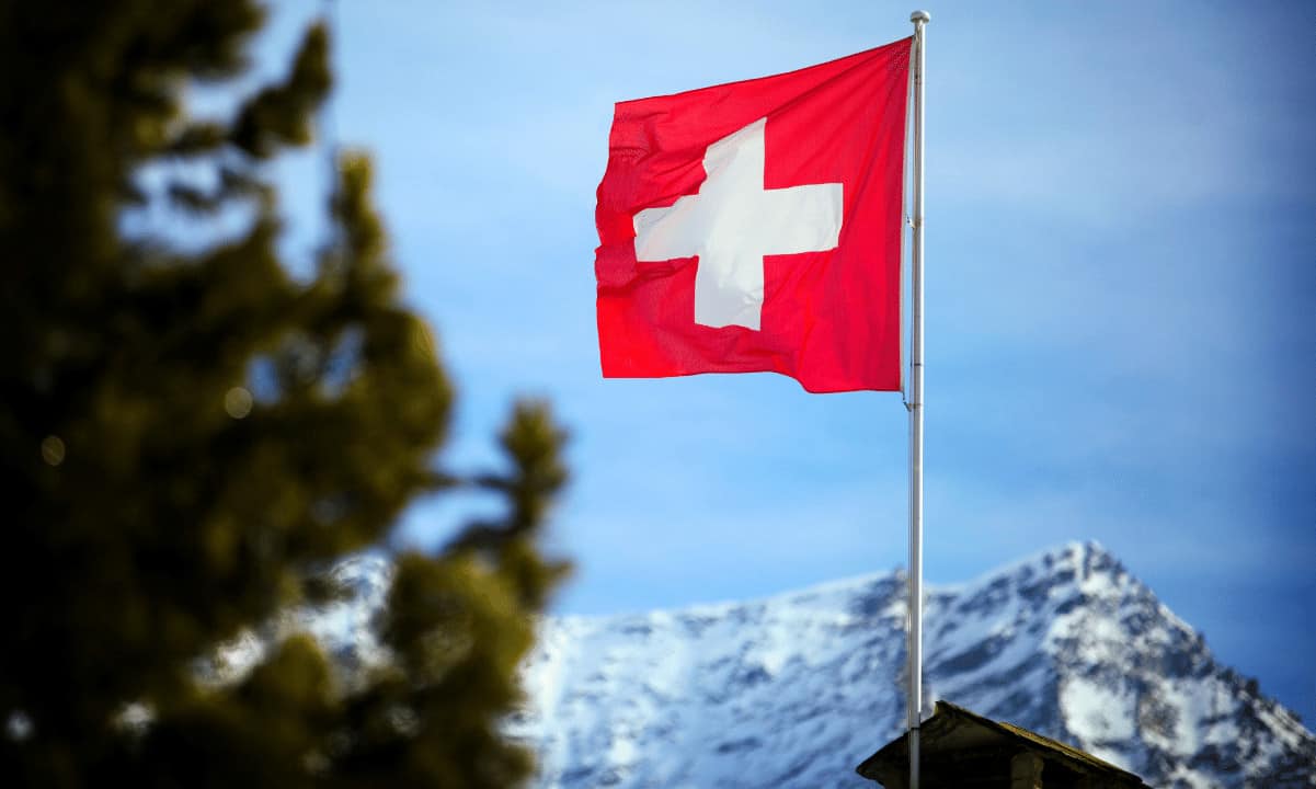 Crypto Firms Are Retreating to Swiss Banks After Industry Meltdown
