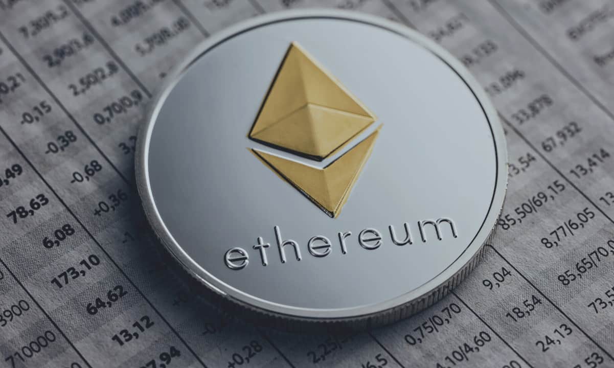 ETH Price Unmoved as Ethereum Futures ETF Race Heats Up