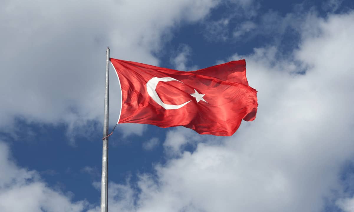 Turkey Residents Turn to Crypto Amid Another Lira Collapse (Report)