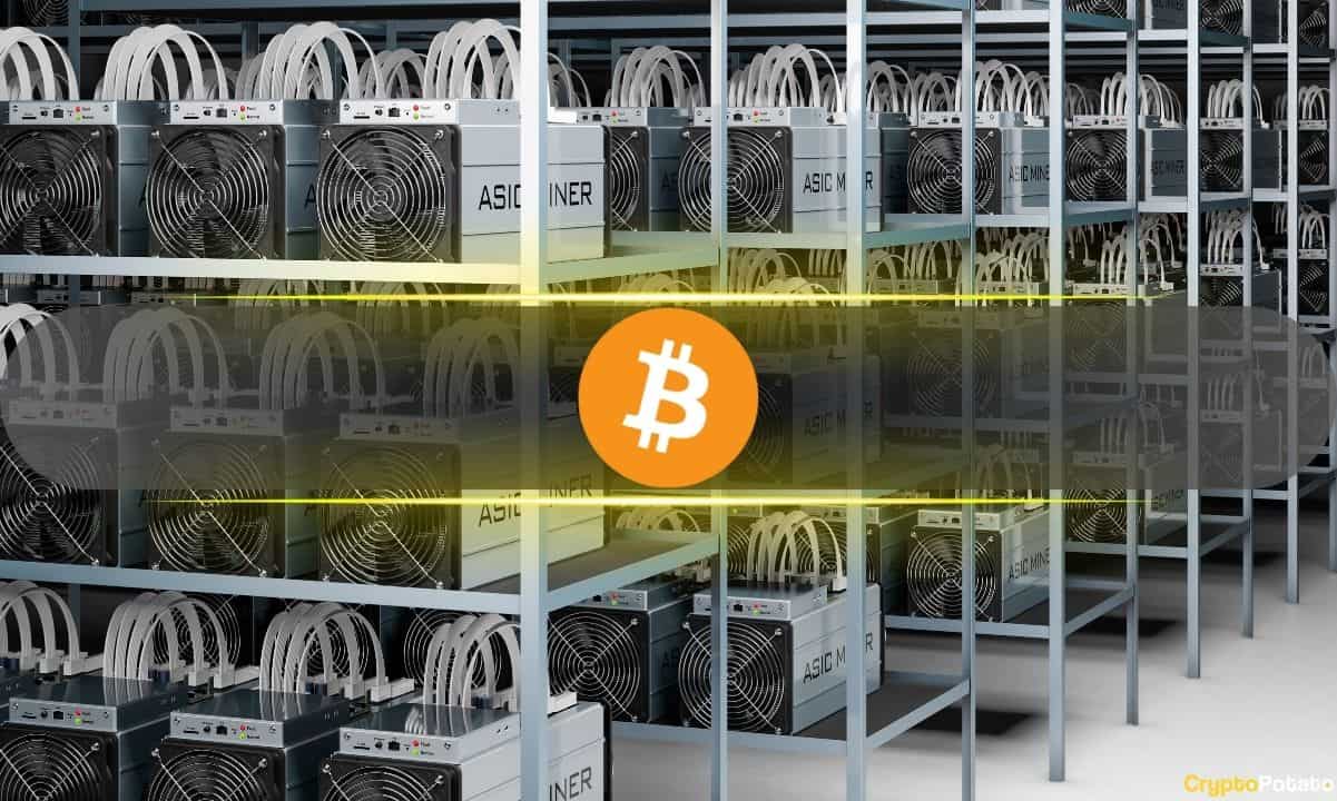 Bitcoin Miners Transaction Revenue Clocks 400% YoY Surge in 2023