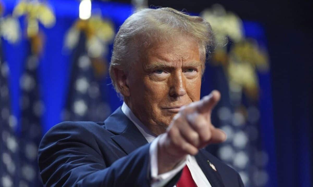 Trump Resmi Melampaui PEPE sebagai Binance, Coinbase Bergabung dengan TRUMP Craze