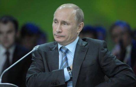 Vladimir Putin Slams Western Monetary Policy, Predicts Global Shift to Commodity Reserves